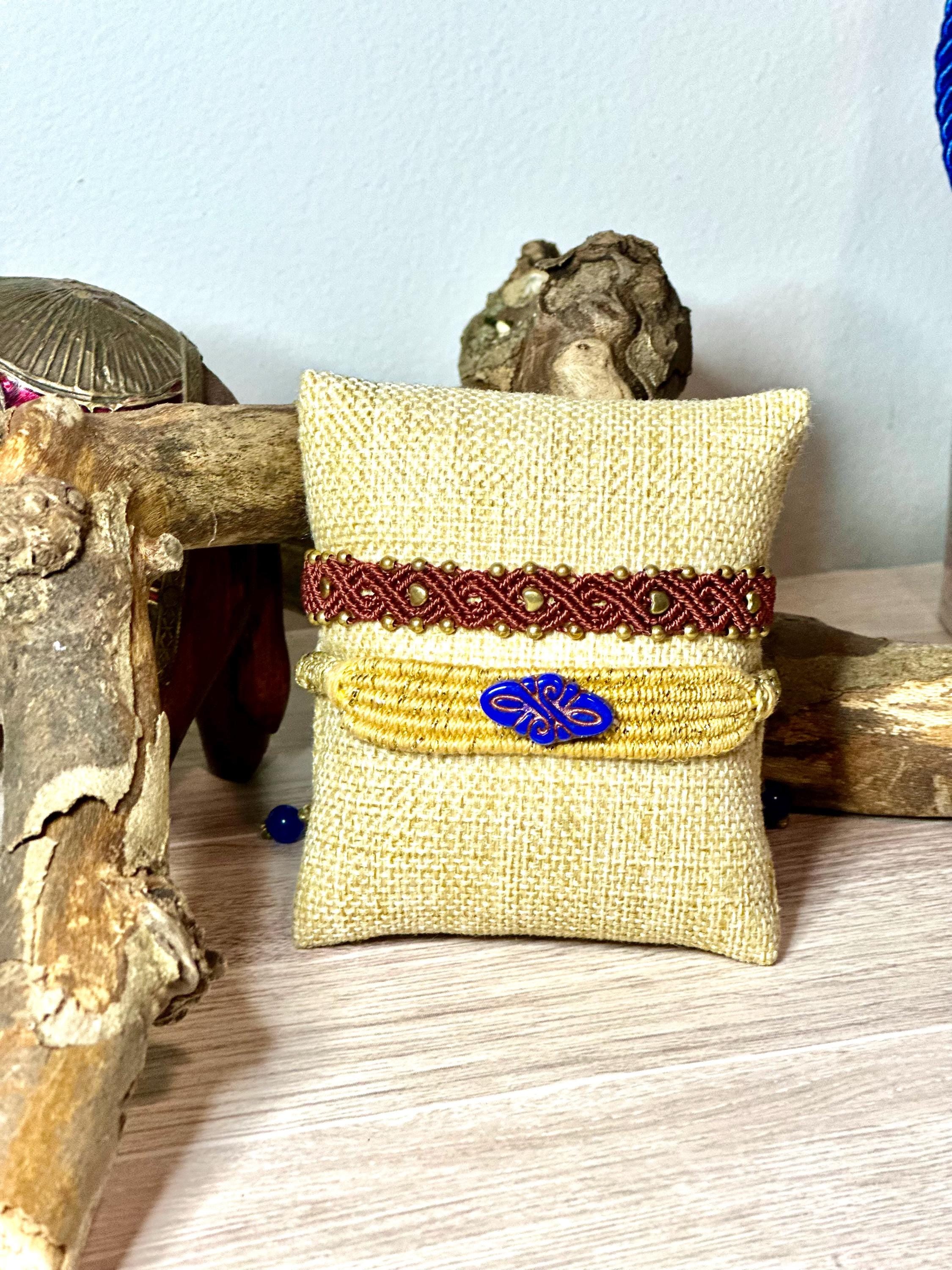 Macrame set bracelet with tiny hearts and beads.