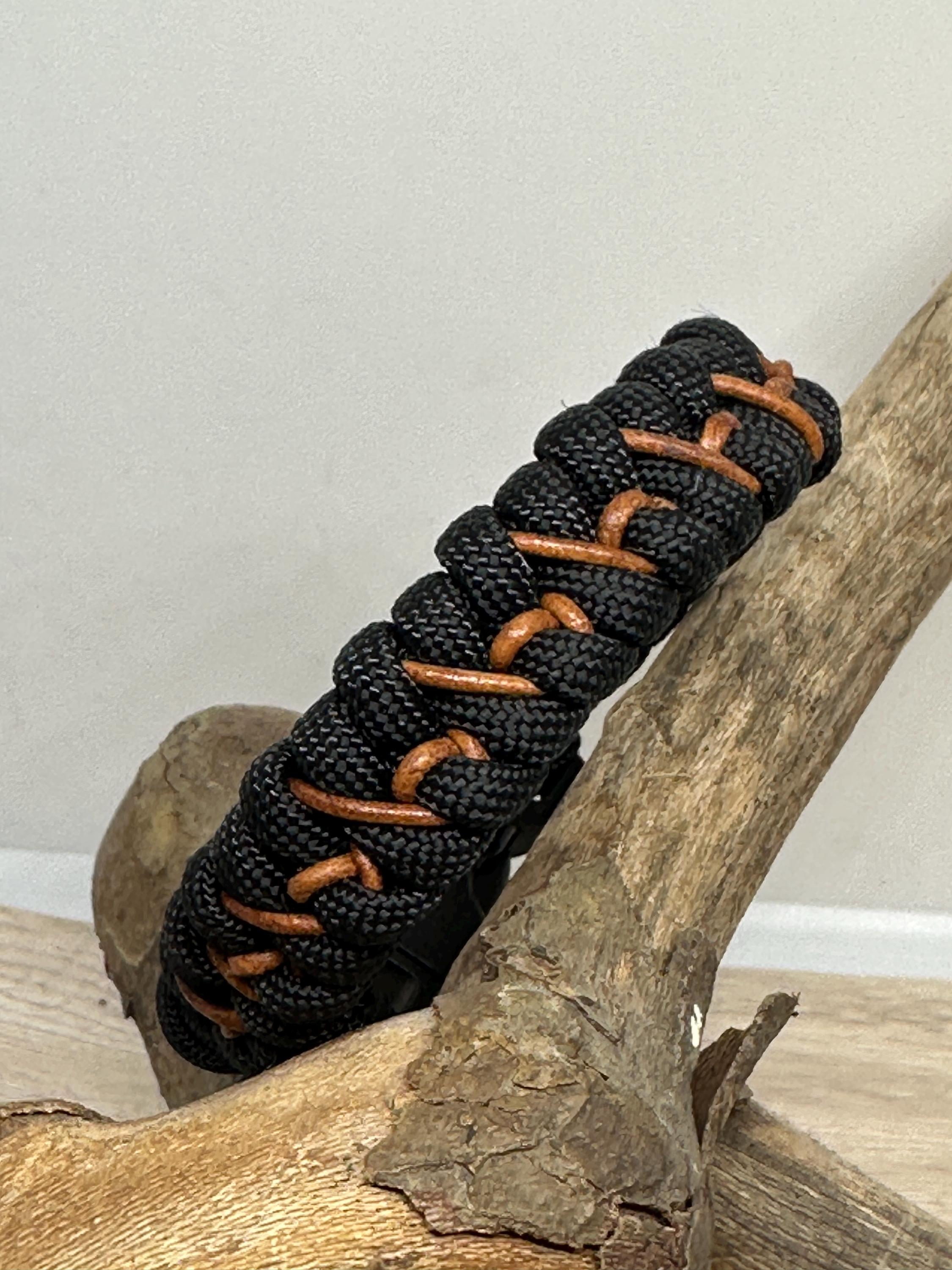 Paracord Men’s Bracelet, black with brown leather details, 8 inches