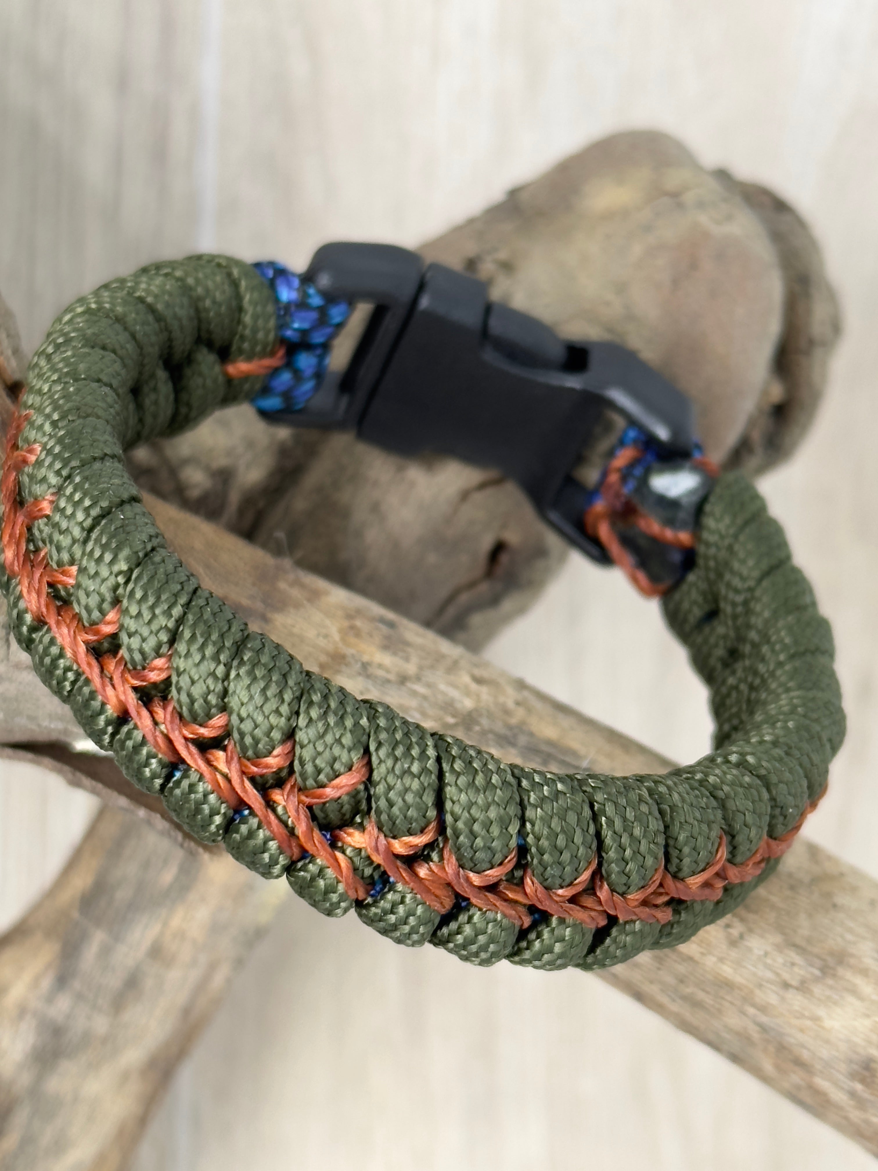 Paracord Men's Bracelet Green.